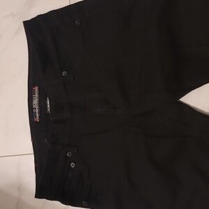 Black Skinny Jeans In Excellent Condition  Has a little stretch to them